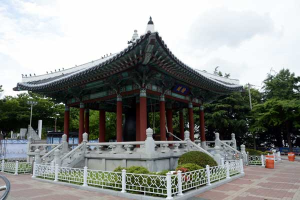 Buddhist Bell of citizens in Busan