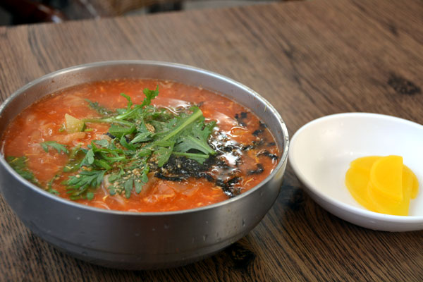 Dongmyeong Kalguksu