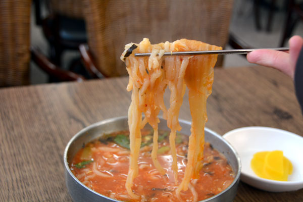 Dongmyeong Kalguksu