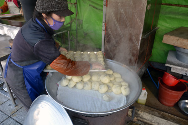 STEAMED BUNS FROM THE MEMORY