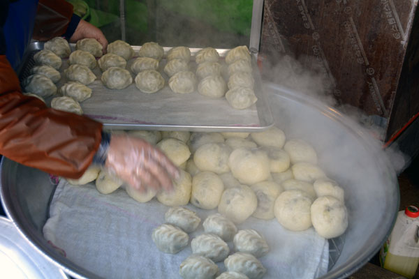 STEAMED BUNS FROM THE MEMORY