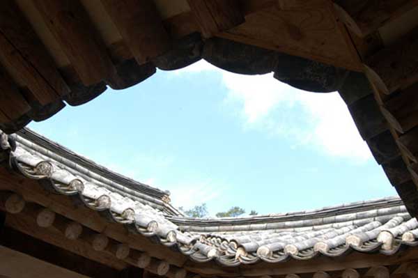 Hyangdan of Yangdong Folk Village in Gyeongju (Treasure No. 412)