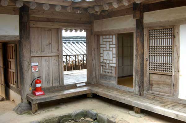 Hyangdan of Yangdong Folk Village in Gyeongju (Treasure No. 412)