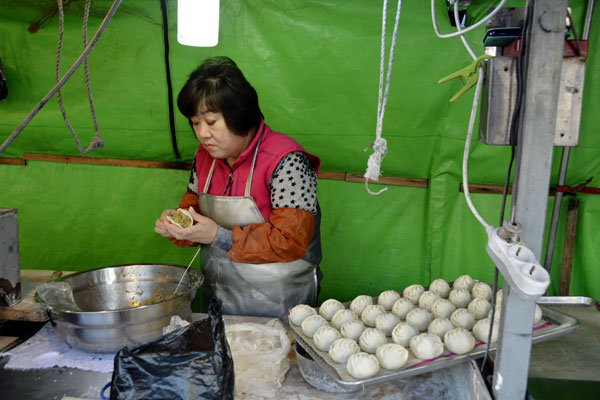 STEAMED BUNS FROM THE MEMORY