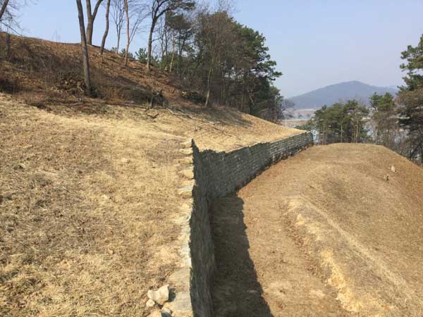 Buyeo Neungsan Ancient Tombs / Baekje Royal Tombs