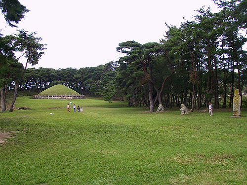 Gwaeneung Royal Tomb