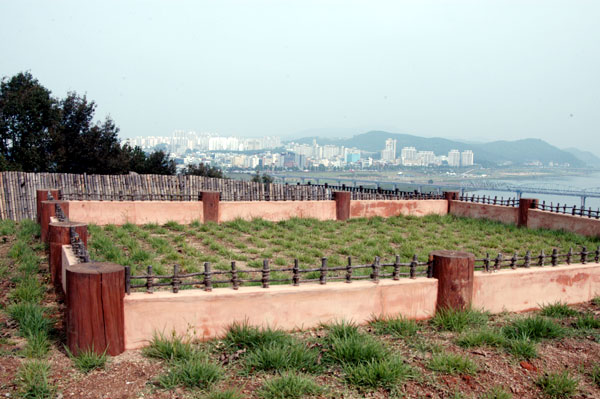 Historic Site of Jeongjisan Mountain in Gongju