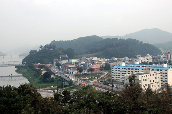 Historic Site of Jeongjisan Mountain in Gongju