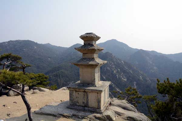 Three-story Stone Pagoda at Yongjangsa Temple Site