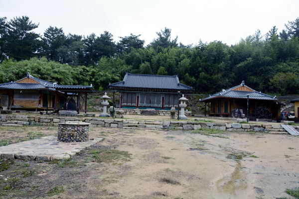 Jungsaengsa Temple