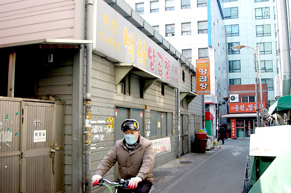 南浦洞のホルモン焼き路地