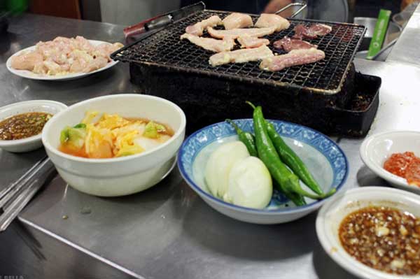 南浦洞のホルモン焼き路地