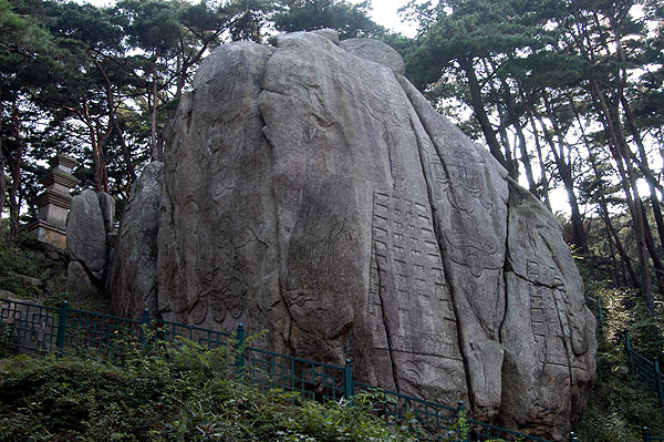 경주 남산 탑곡 마애불상군