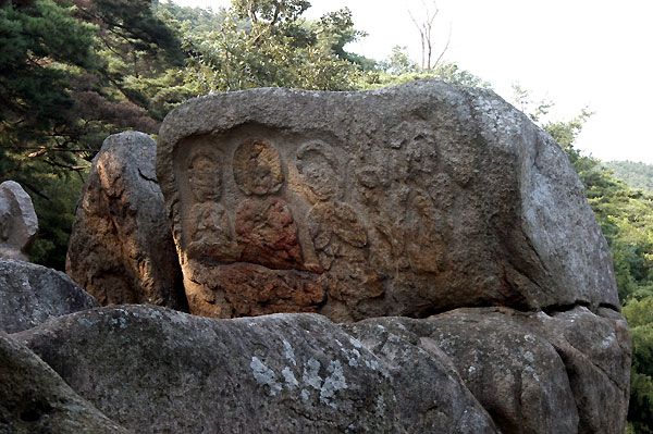 경주 남산 탑곡 마애불상군