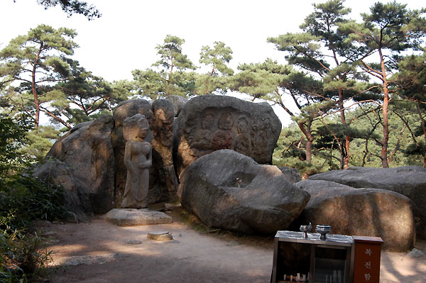 경주 남산 탑곡 마애불상군