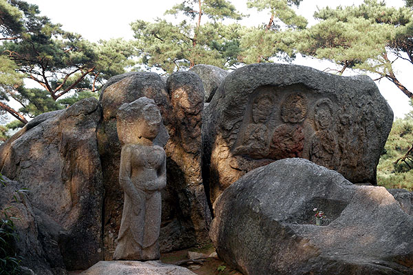 경주 남산 탑곡 마애불상군