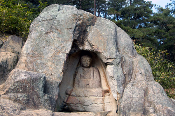 경주 남산 불곡 마애여래좌상