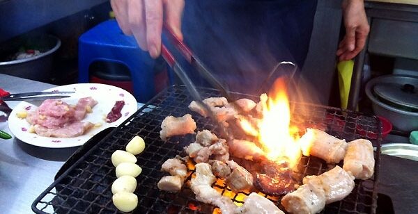 南浦洞のホルモン焼き路地