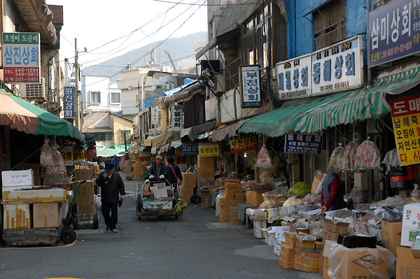 南浦洞乾物卸売市場