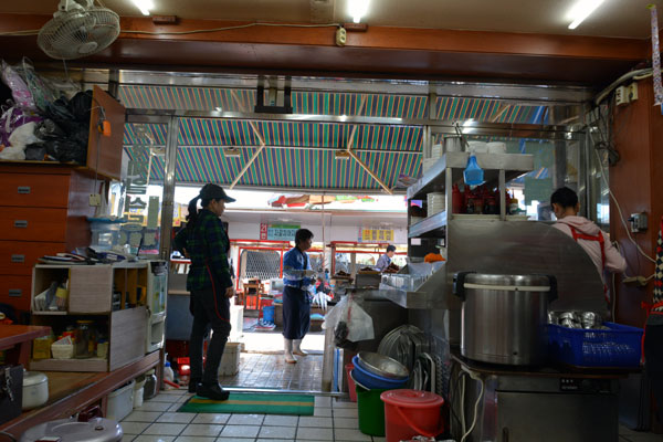 南浦洞のチャガルチ市場の焼き魚