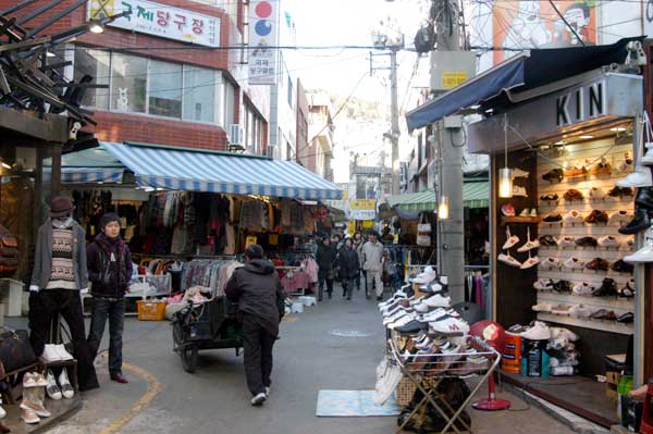 国際市場の中にある人気のスンドゥブ専門店