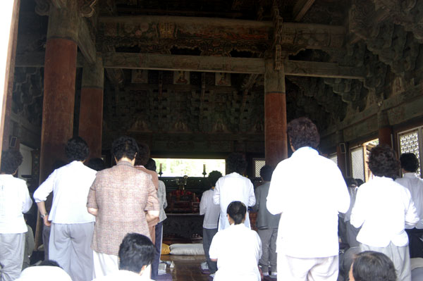 通度寺の金堂の大雄殿(金剛戒壇)