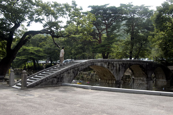 通度寺の三星半月橋