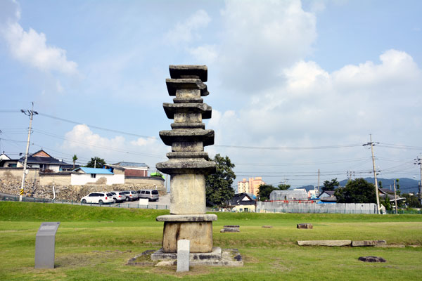 福寺址五重石塔あ 宝物第30号