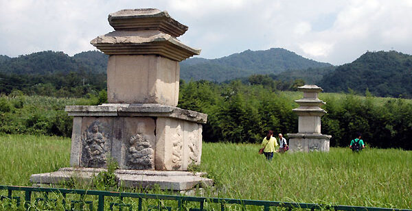 崇福寺址