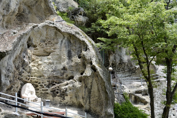 骨窟寺