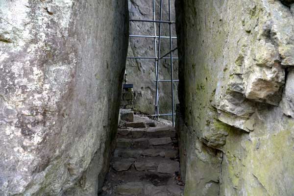 断石山神仙寺磨崖仏像群