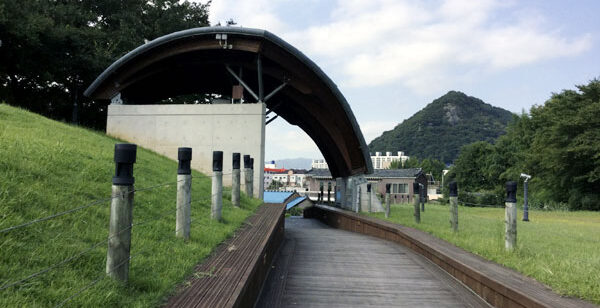 鳳凰洞遺跡貝塚展示館